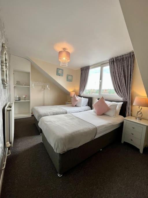 Scoresby Escape - Whitby Holiday Home Buitenkant foto