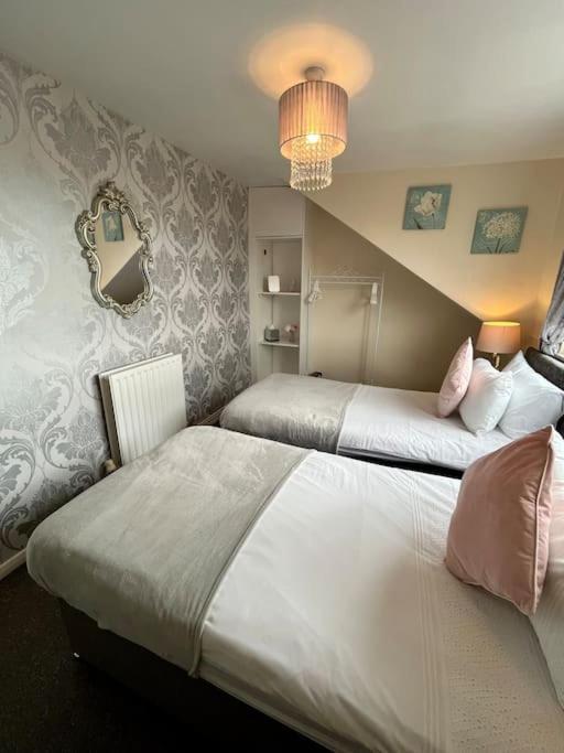 Scoresby Escape - Whitby Holiday Home Buitenkant foto