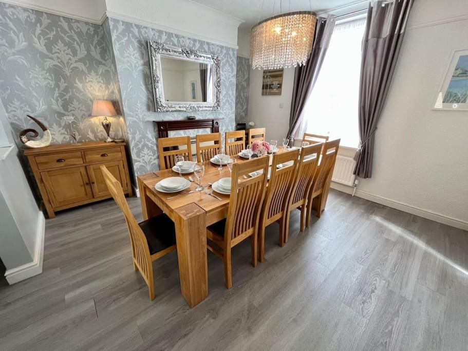 Scoresby Escape - Whitby Holiday Home Buitenkant foto